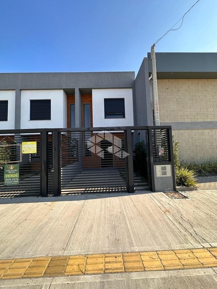 Casa à venda com 2 quartos, 69m² - Foto 2