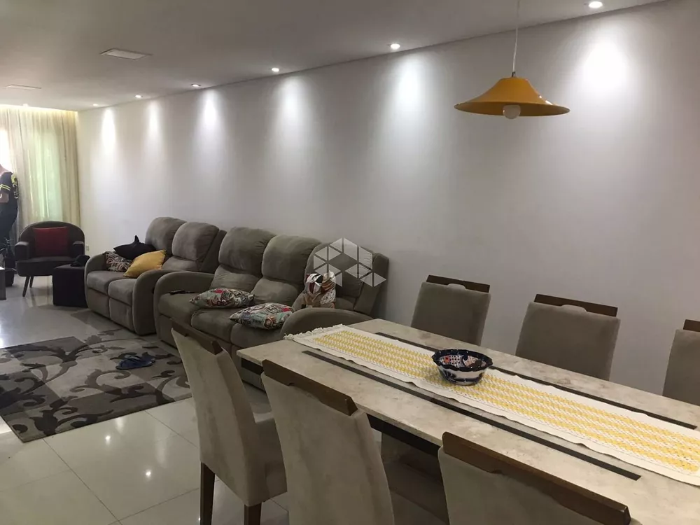 Casa à venda com 3 quartos, 50m² - Foto 1