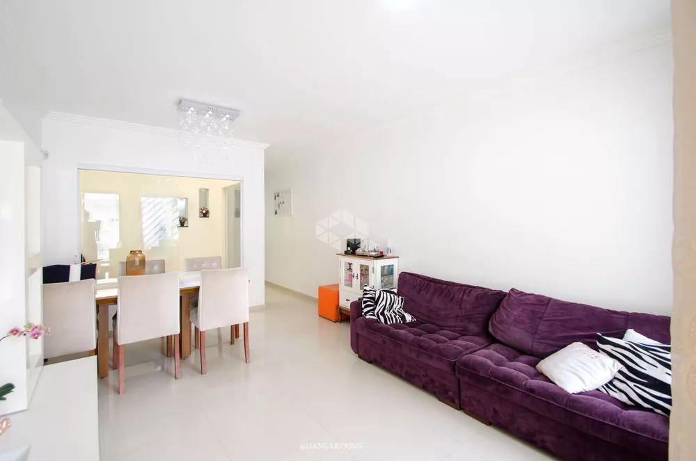 Casa à venda com 3 quartos, 50m² - Foto 2