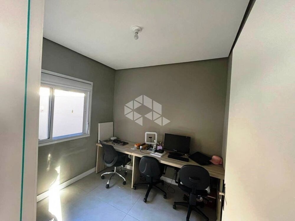 Casa à venda com 2 quartos, 100m² - Foto 2