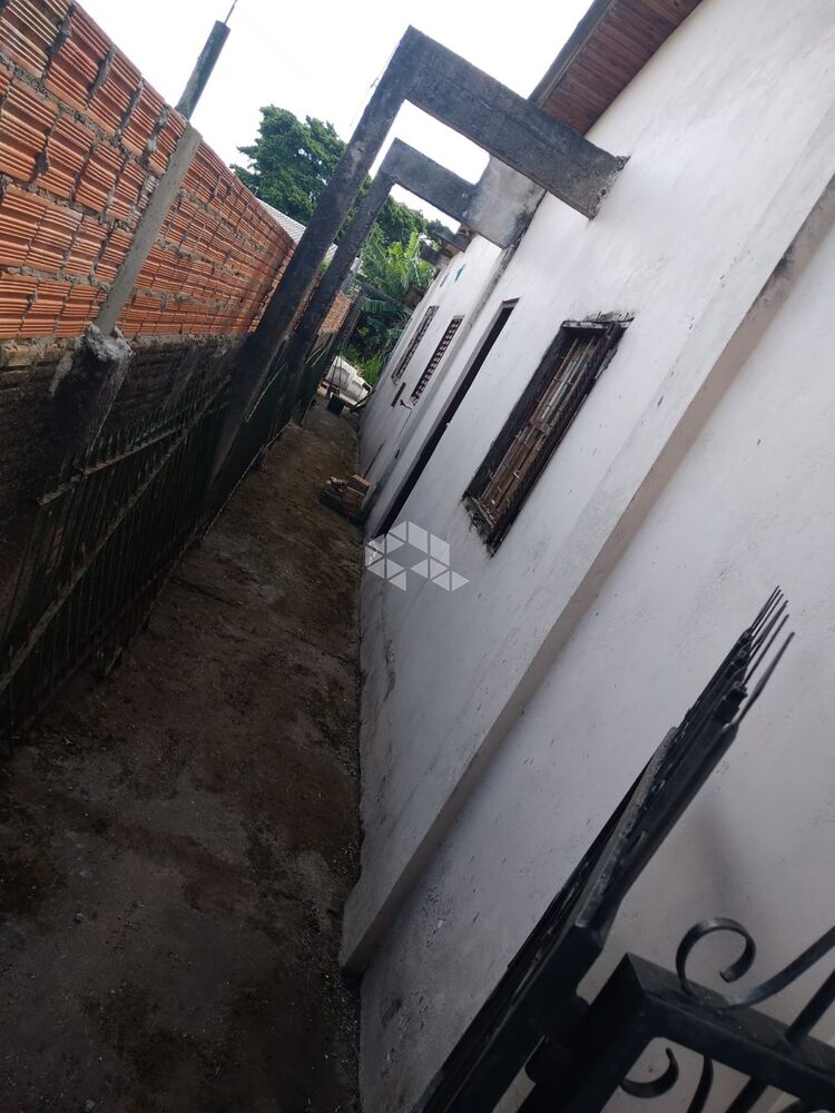 Casa à venda com 4 quartos, 240m² - Foto 2