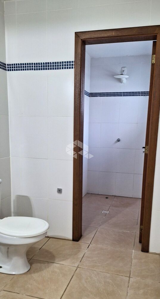 Casa à venda com 6 quartos, 300m² - Foto 4