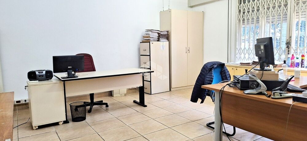 Casa à venda com 6 quartos, 300m² - Foto 2