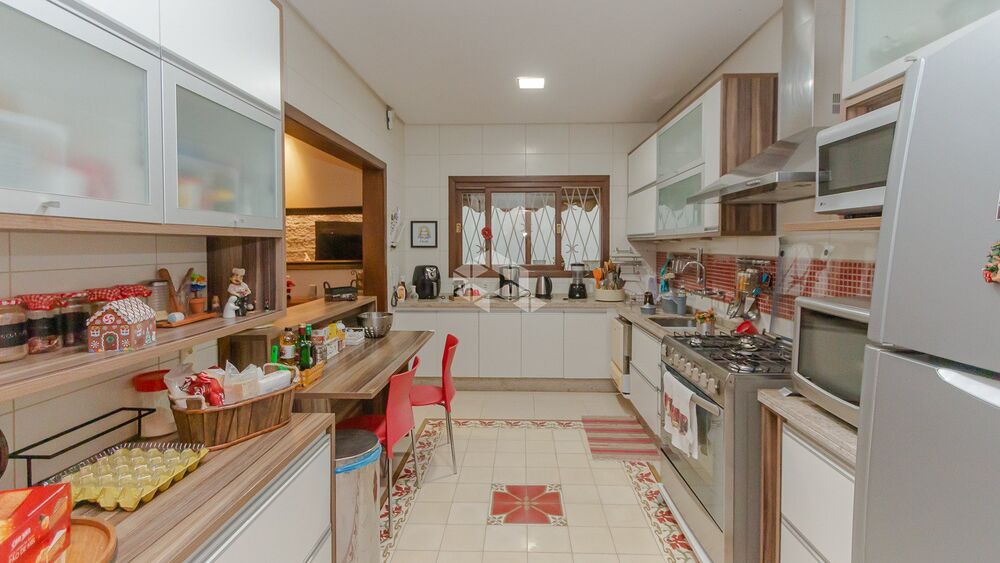 Casa, 4 quartos, 170 m² - Foto 1