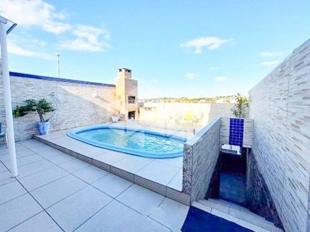 Casa à venda com 3 quartos, 67m² - Foto 4