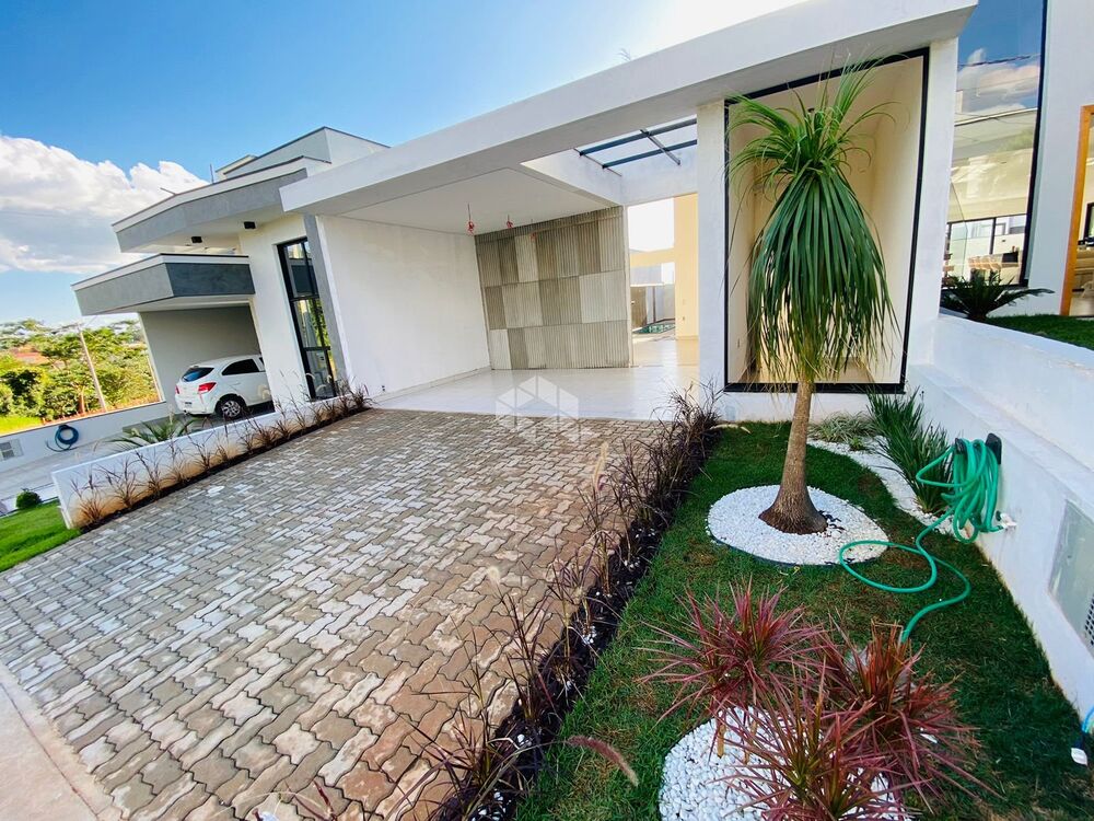 Casa à venda com 3 quartos, 200m² - Foto 1