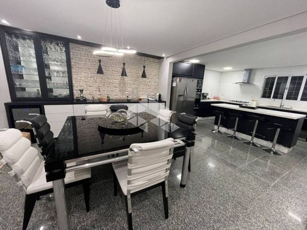 Casa, 4 quartos, 200 m² - Foto 1