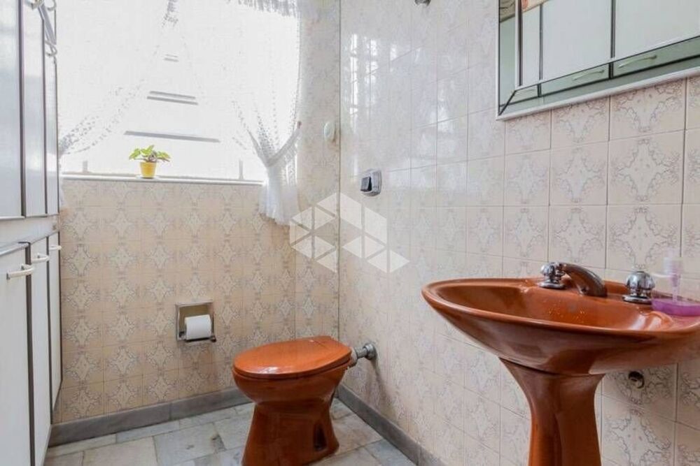 Casa à venda com 3 quartos, 150m² - Foto 1