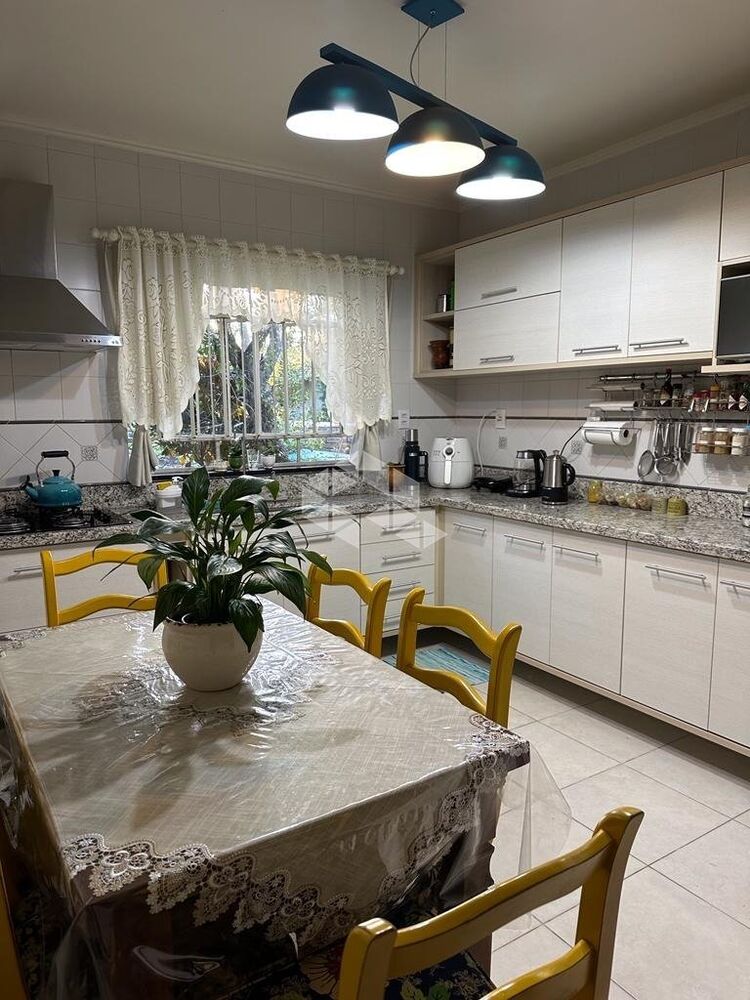 Casa à venda com 3 quartos, 189m² - Foto 4
