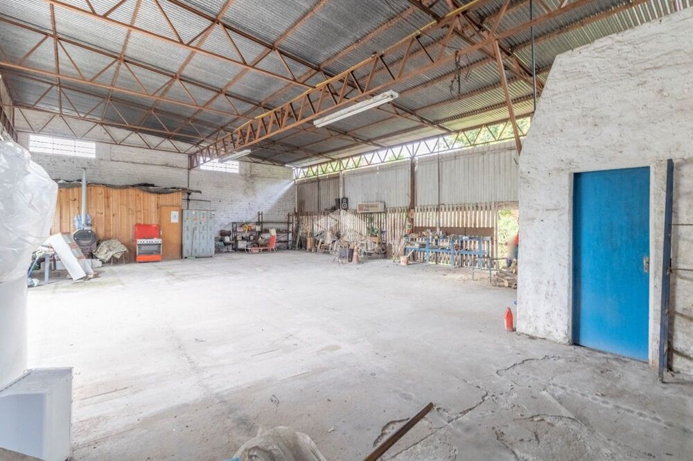 Casa à venda com 2 quartos, 306m² - Foto 1