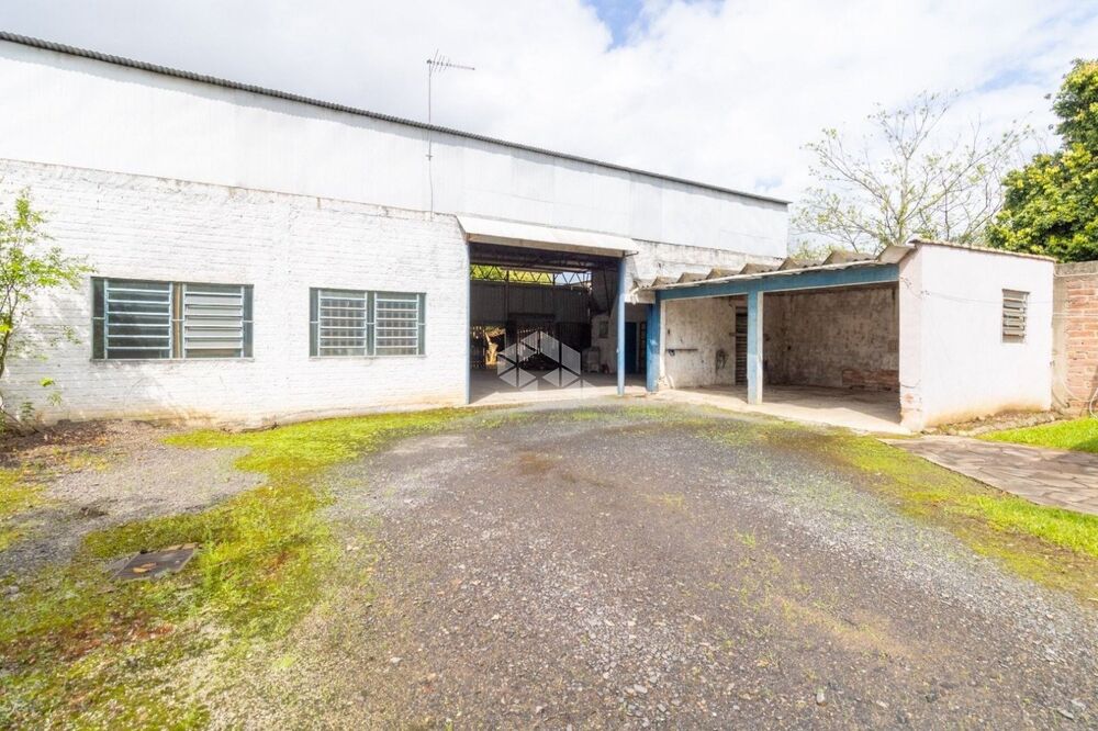 Casa à venda com 2 quartos, 306m² - Foto 2