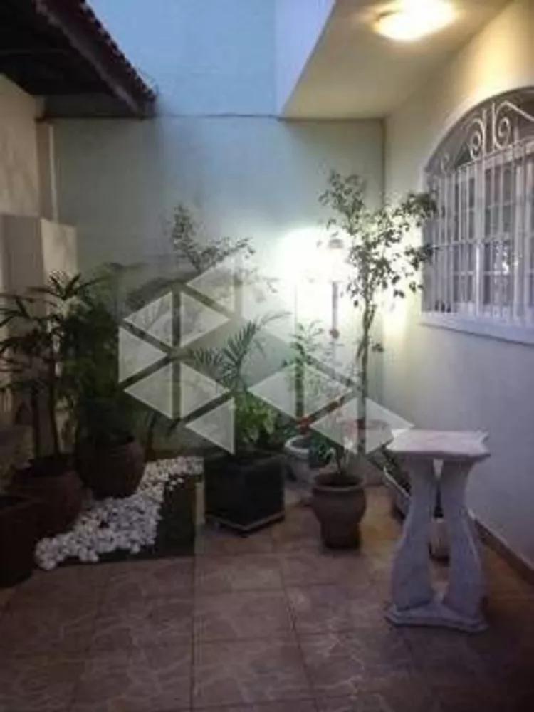 Casa à venda e aluguel com 3 quartos, 100m² - Foto 3