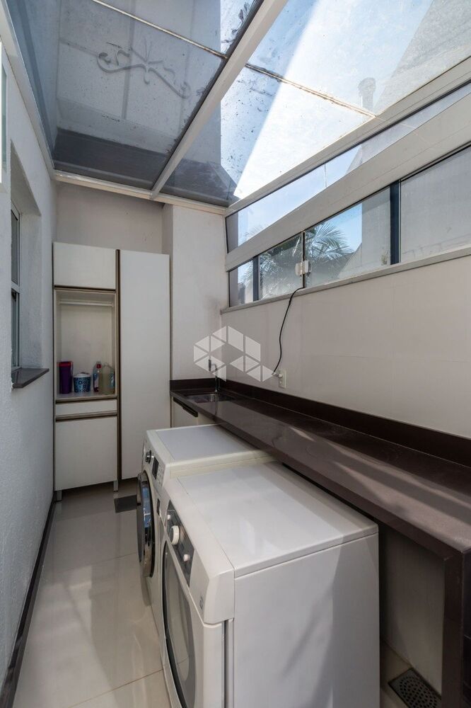 Casa, 3 quartos, 212 m² - Foto 1