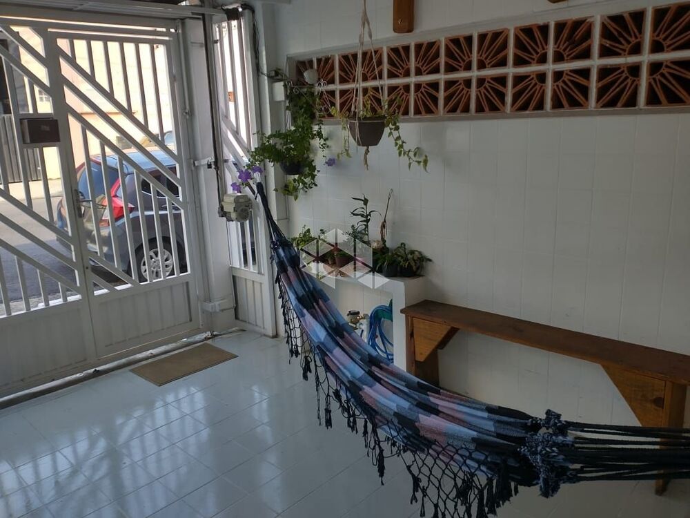 Casa à venda com 2 quartos, 88m² - Foto 1