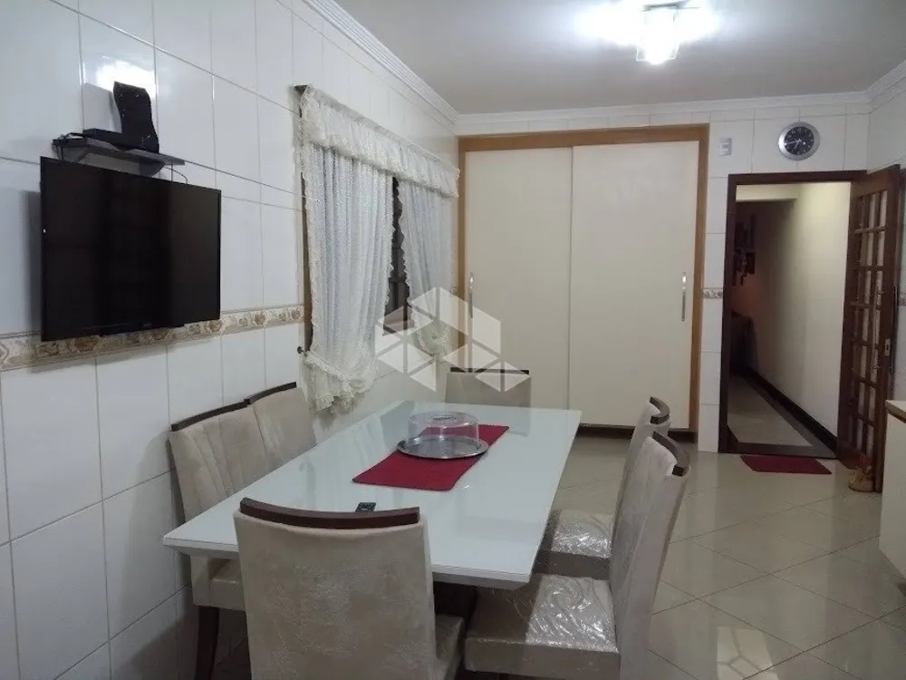 Casa, 3 quartos, 240 m² - Foto 1