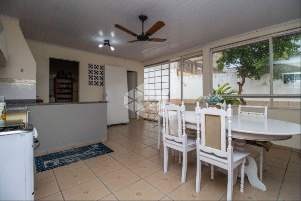 Casa, 3 quartos, 131 m² - Foto 1
