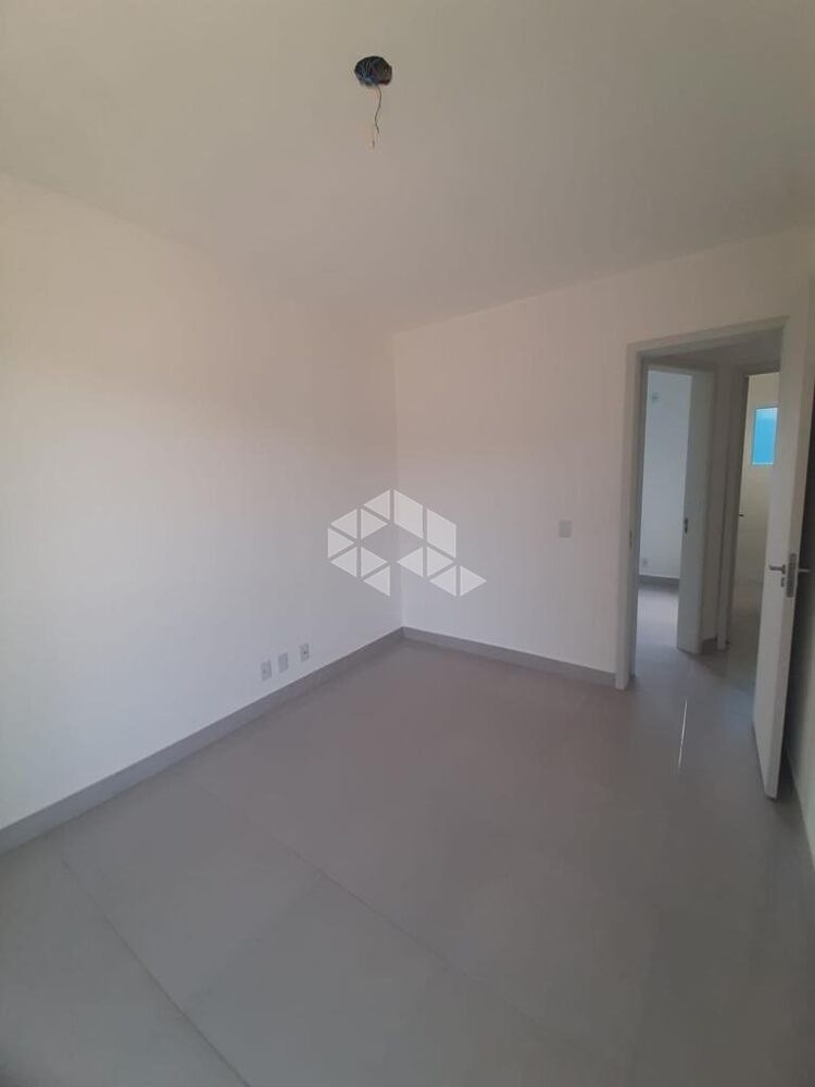 Casa à venda com 2 quartos, 52m² - Foto 2