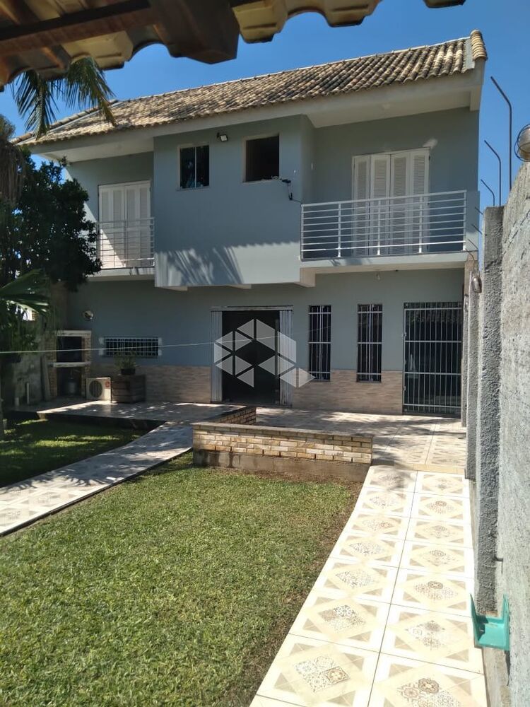 Casa à venda com 4 quartos, 336m² - Foto 1