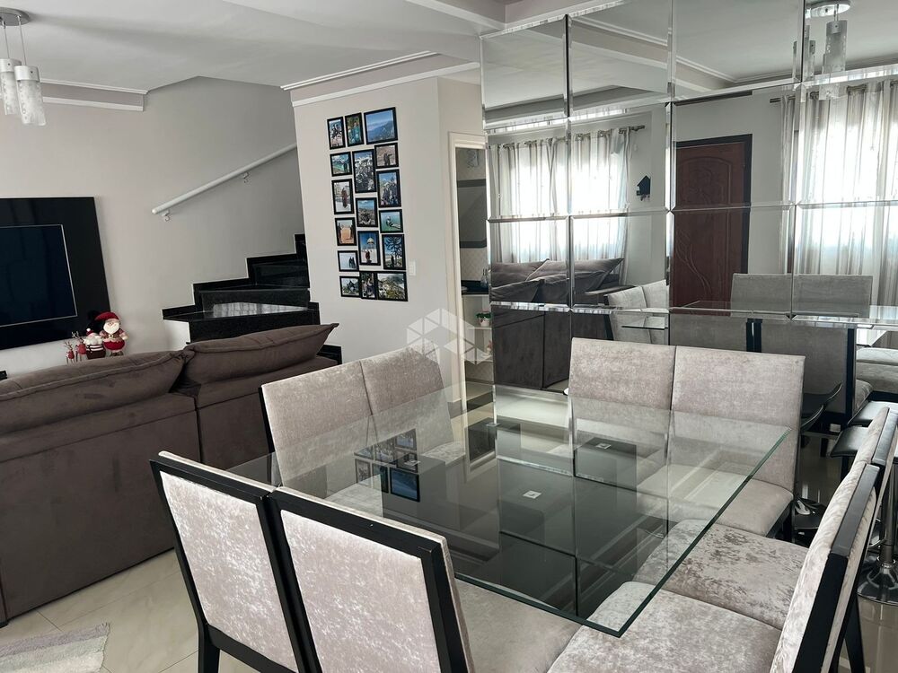 Casa à venda com 3 quartos, 101m² - Foto 1
