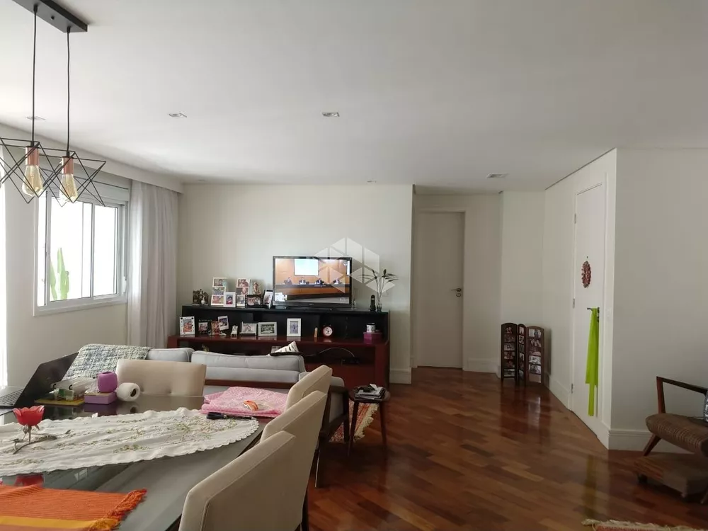 Apartamento à venda com 3 quartos, 140m² - Foto 2