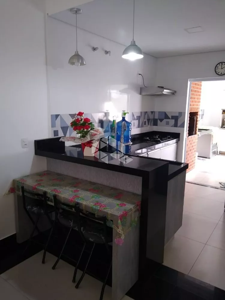 Casa à venda com 3 quartos, 150m² - Foto 4