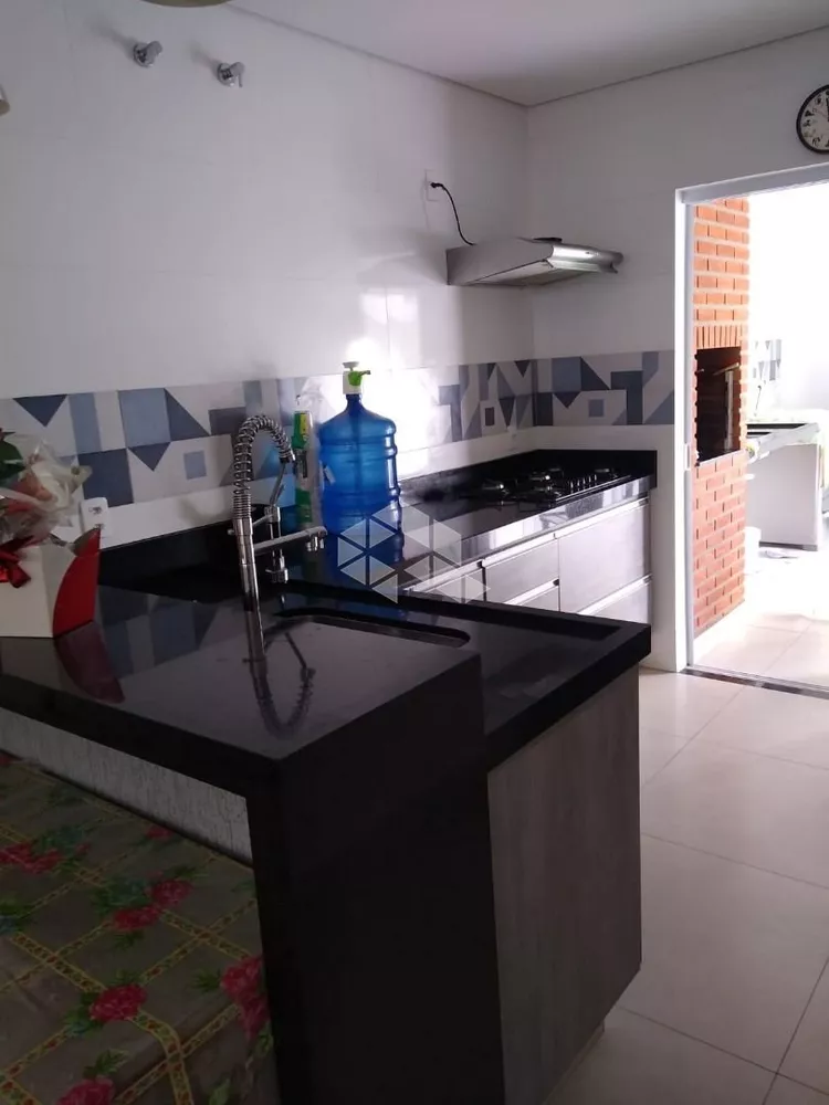 Casa à venda com 3 quartos, 150m² - Foto 3