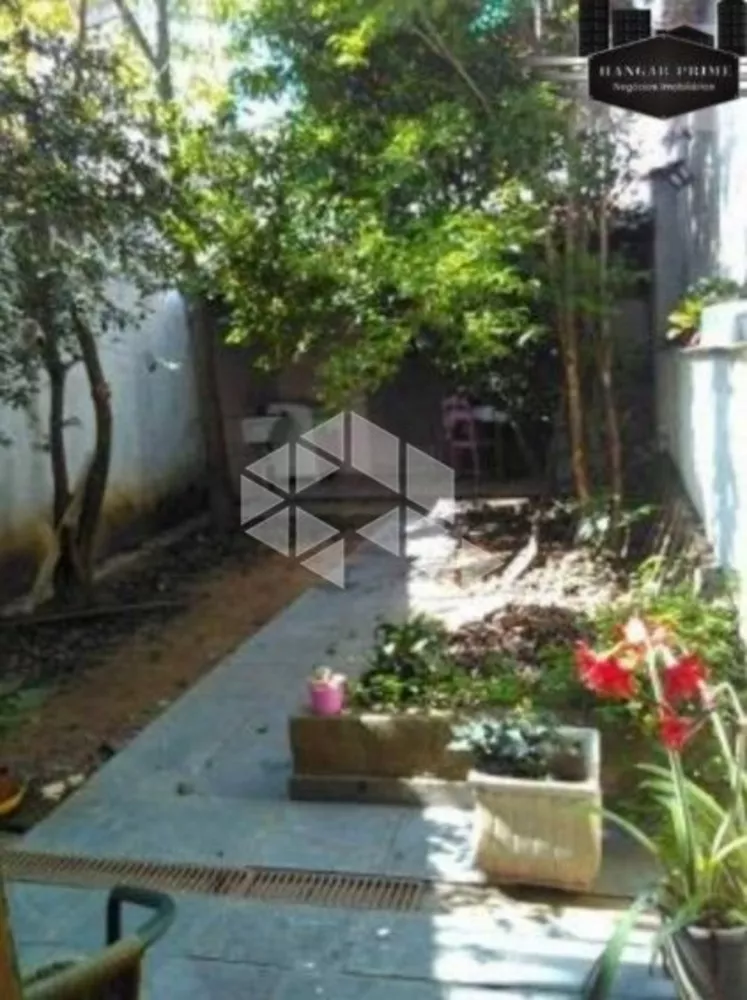 Casa à venda com 3 quartos, 100m² - Foto 2