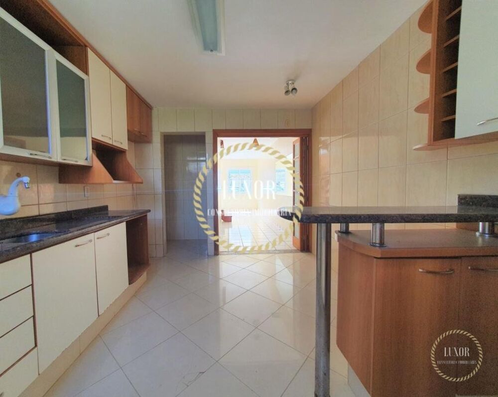 Casa à venda com 2 quartos, 80m² - Foto 3