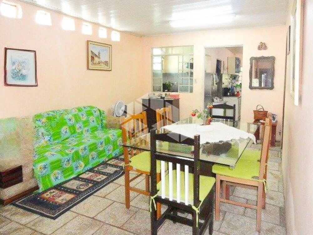 Casa à venda com 3 quartos, 134m² - Foto 1