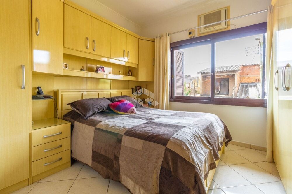 Casa à venda com 3 quartos, 150m² - Foto 1