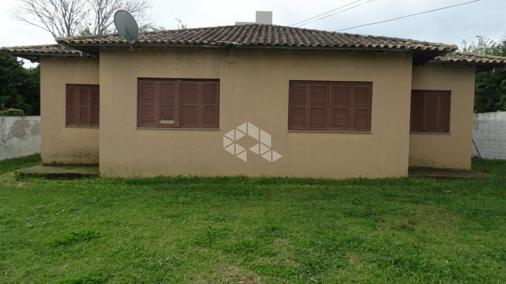 Casa de Condomínio à venda com 8 quartos, 250m² - Foto 1