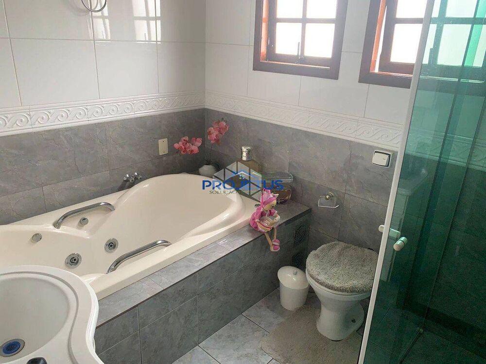Casa à venda com 3 quartos, 240 - Foto 2