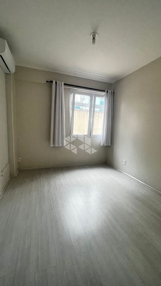 Apartamento à venda com 1 quarto, 40m² - Foto 2