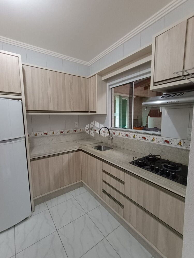 Casa à venda com 2 quartos, 63m² - Foto 1