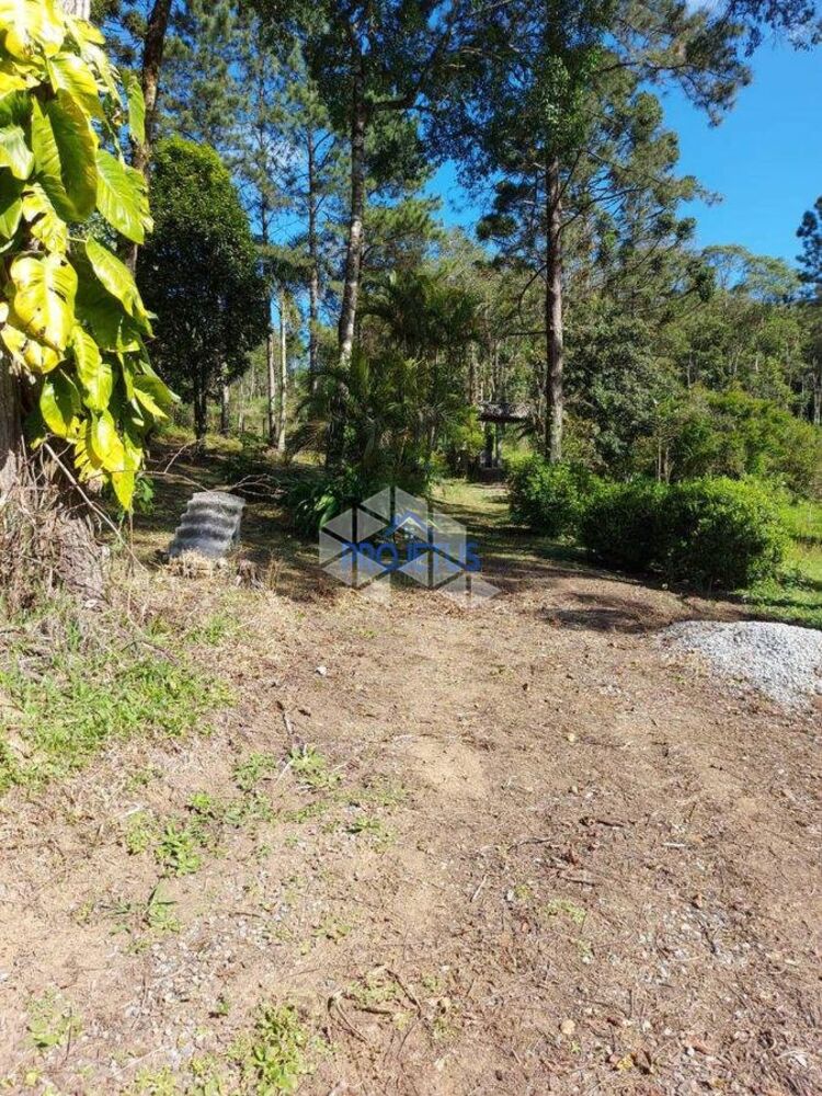 Terreno à venda com 2 quartos, 80m² - Foto 1