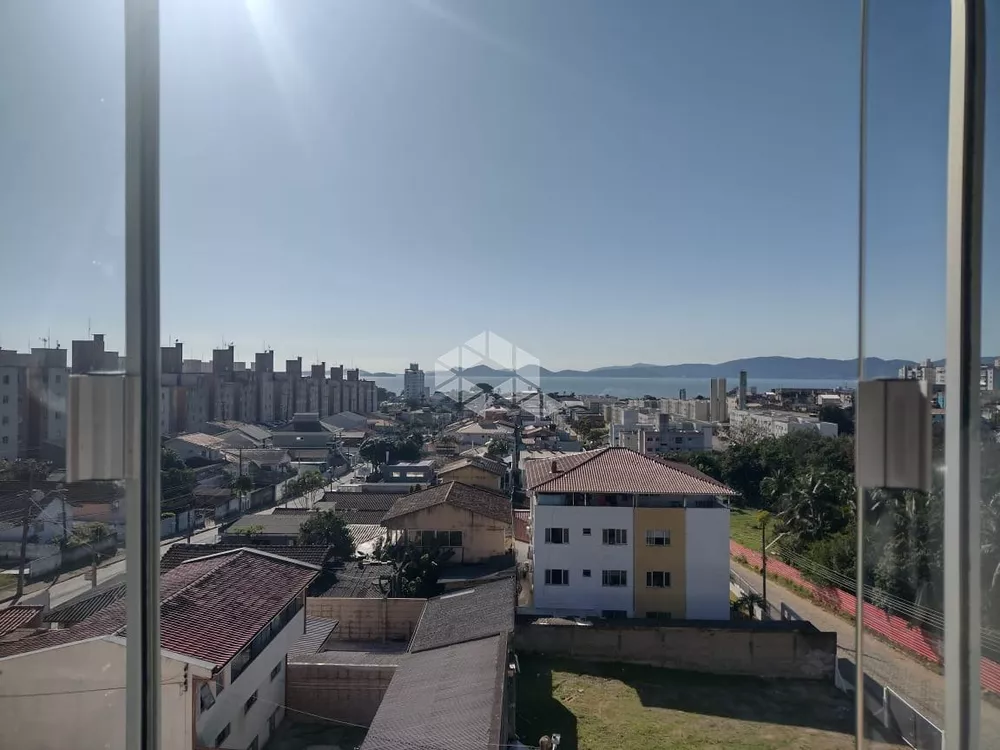 Apartamento à venda com 2 quartos, 57m² - Foto 1