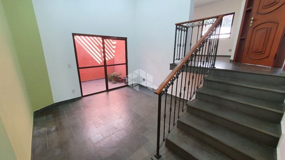 Casa à venda com 3 quartos, 299m² - Foto 3