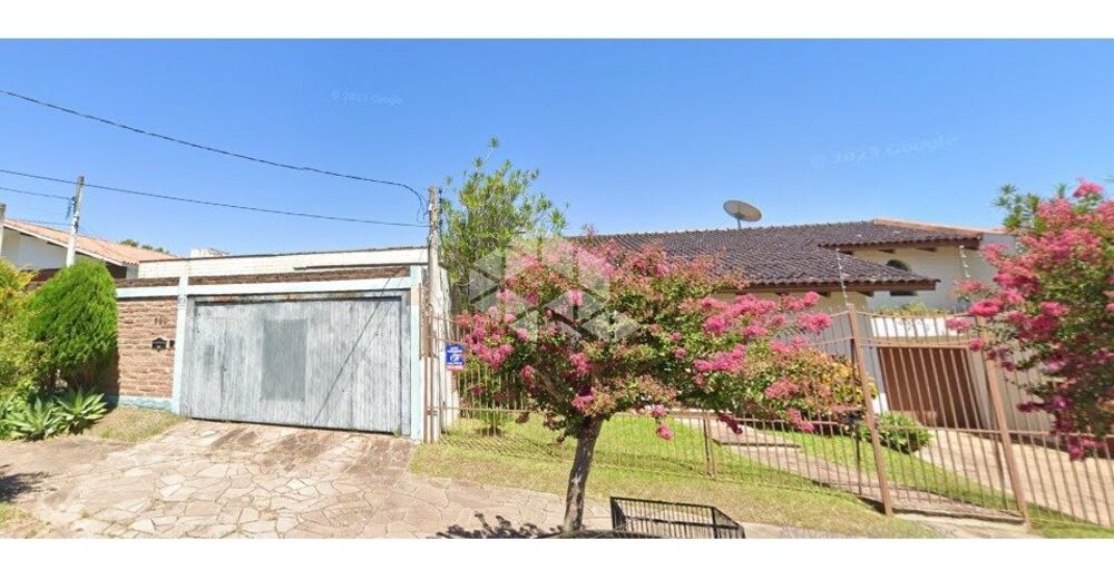 Casa à venda com 3 quartos, 240m² - Foto 1