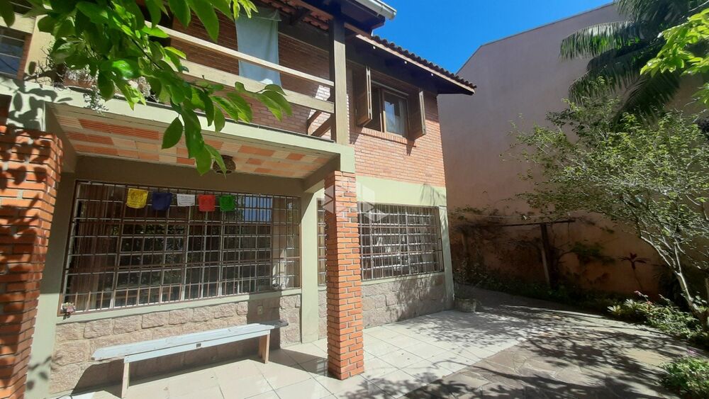 Casa à venda com 2 quartos, 210m² - Foto 1