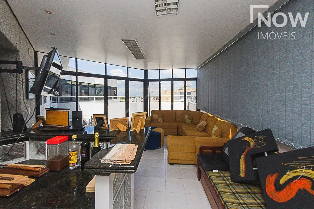 Cobertura, 3 quartos, 217 m² - Foto 2