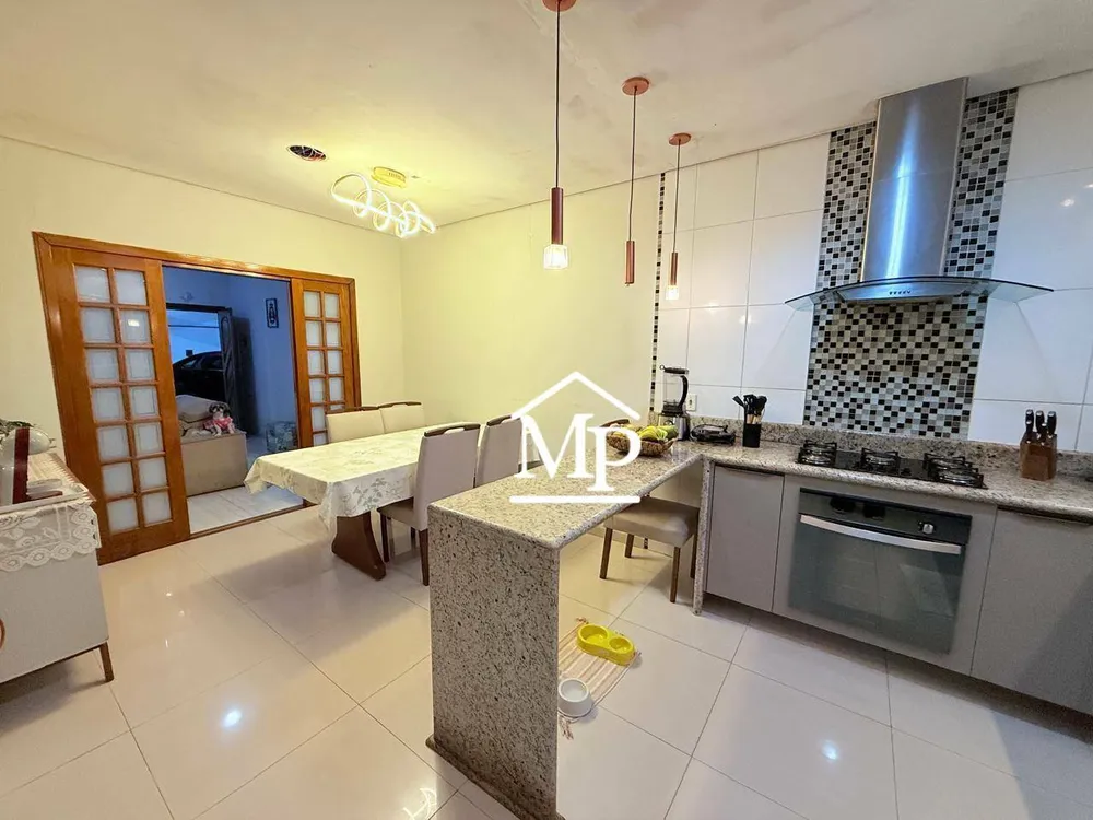 Casa, 3 quartos, 180 m² - Foto 1
