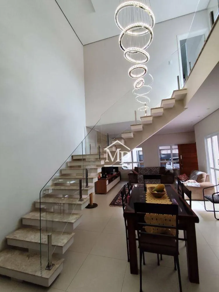 Casa, 3 quartos, 210 m² - Foto 1