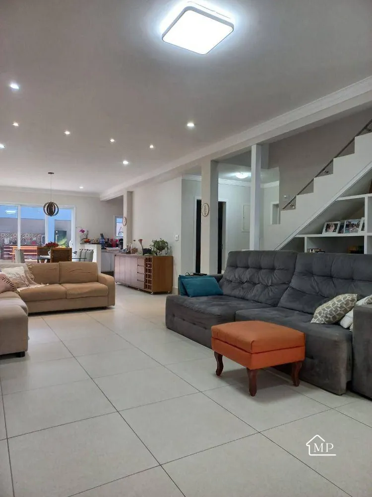 Casa, 4 quartos, 182 m² - Foto 1