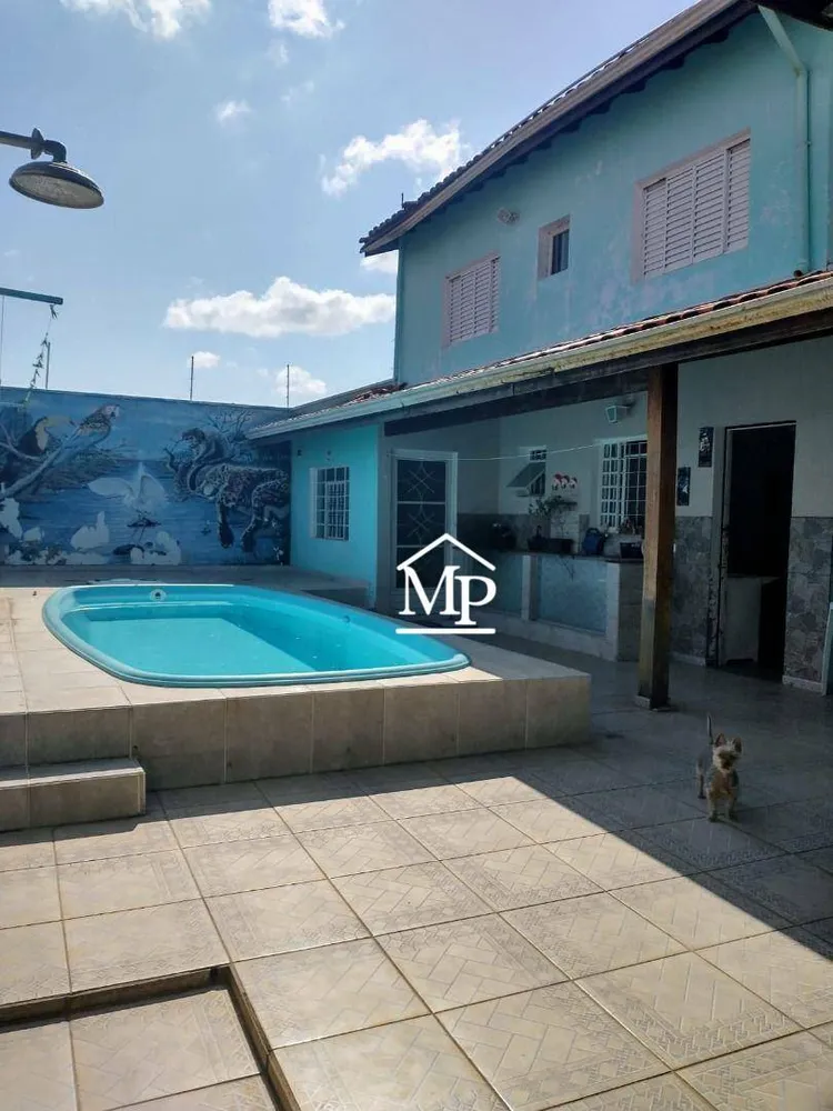 Casa, 3 quartos, 224 m² - Foto 1