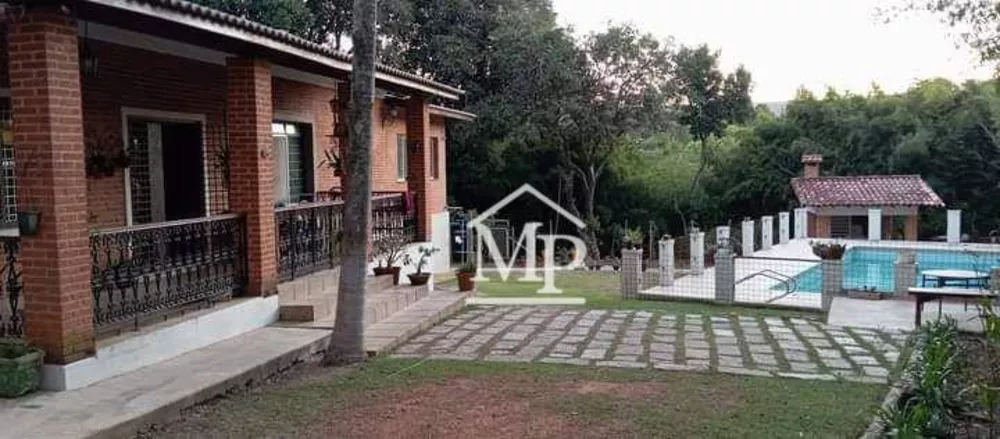 Chácara, 5 quartos, 2400 m² - Foto 1