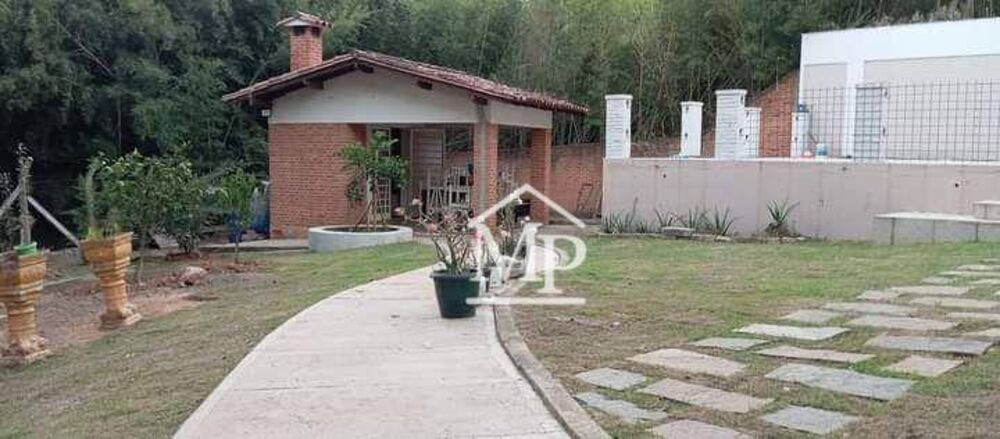 Chácara à venda com 5 quartos, 250m² - Foto 4