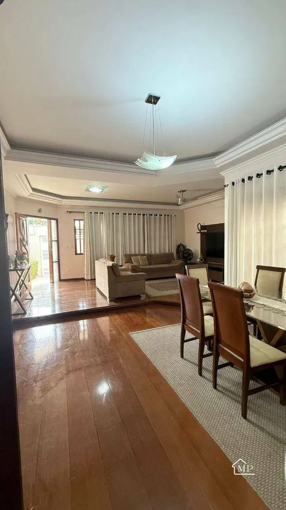 Casa, 3 quartos, 218 m² - Foto 4