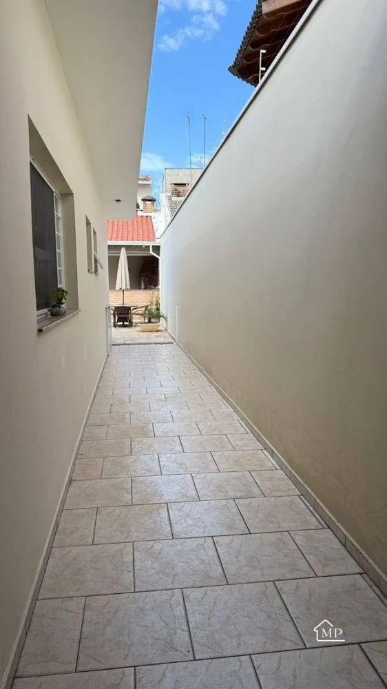 Casa, 3 quartos, 218 m² - Foto 3