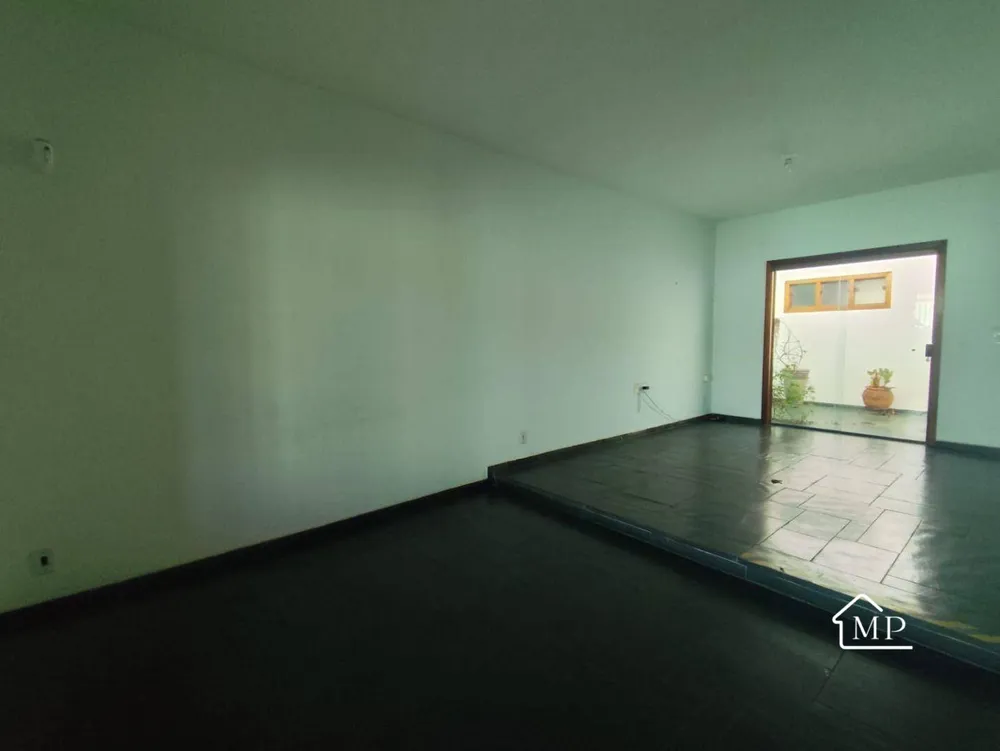 Casa, 3 quartos, 196 m² - Foto 2