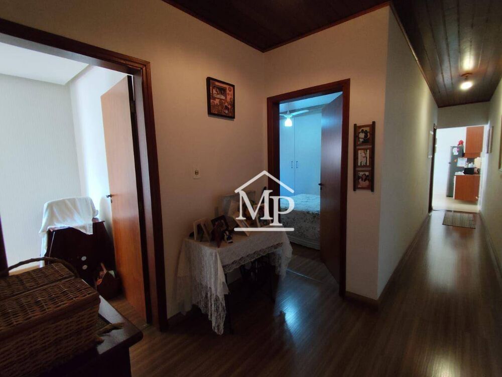 Casa à venda com 2 quartos, 332m² - Foto 2